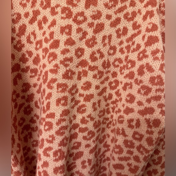 Pink Leopard Sweater - Picture 4 of 4